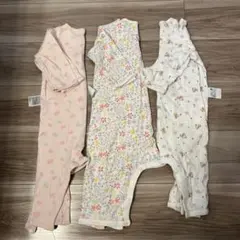 ユニクロ　長袖長ズボンロンパース　３枚セット