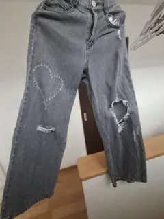 グレー ダメージストレートデニム