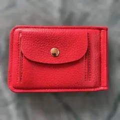 赤いレザー三つ折り財布