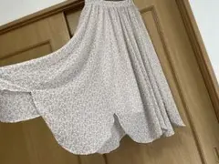 archives 小花柄フレアスカートのサムネイル
