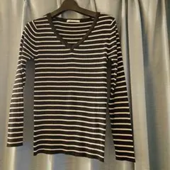 M.deux 黒と白のストライプ Vネック長袖