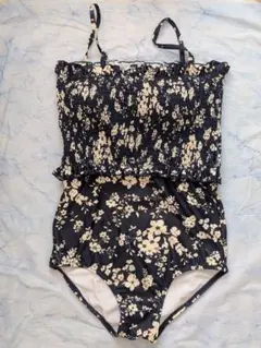花柄 ワンピース水着 ストラップレス チューブトップ シャーリング ワイヤー入り