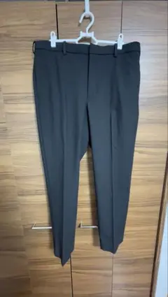 UNIQLO ブラック スラックス ウエスト84-92cm
