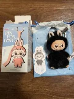 イニシャル ラブブ POP MART PIN FOR LOVE ブラック R