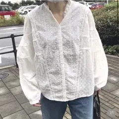 nugu レースブラウス 袖ボリュームブラウスのサムネイル