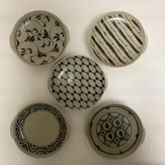 幾何学模様と花柄　陶器皿 5枚&フォーク5本セット