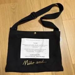 niko and... サコッシュ ショルダーバッグ ブラック