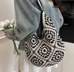 モノトーン かぎ編み グラニースクエア ショルダーバッグ ハンドメイド風 北欧風