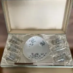 レトロでかわいいNARUMI 花柄食器セット ボウルとグラス6個