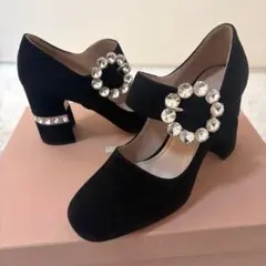 未使用級／MIU MIU メリージェーン クリスタル バックル ビジューのサムネイル