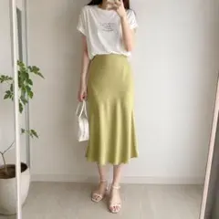 BEAUTY&YOUTH淡い黄色フレアスカートロング丈　上品シルエットのサムネイル