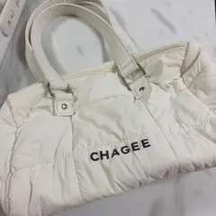 「CHAGEE（チャジー / 霸王茶姫）」のオリジナルキルティングパファーバッグ