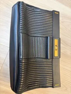 美品【Marc by Marc Jacobs】黒のクラッチバッグ