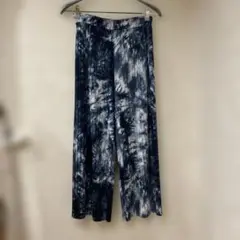 ろうけつ染め風ワイドパンツ ネイビーとホワイト