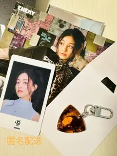 TWICE ジヒョ ENEMY ラントレ キーホルダー フォトカード