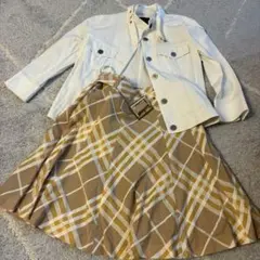 ホワイトノーカラージャケットとスカートセット　バーバリー　ブルーレーベル　 春物