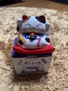 未使用品　招き猫 貯金箱のサムネイル