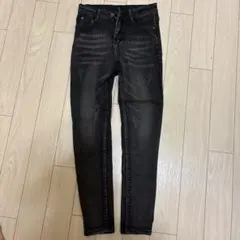 ブラック スキニーデニム ダメージ加工