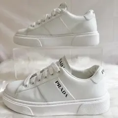 【美品】PRADA プラダ スニーカー ホワイト ロゴ　厚底　36サイズのサムネイル