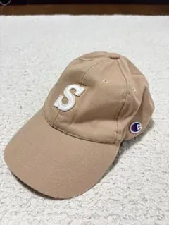 【Champion®︎】チャンピオンS ロゴキャップベージュ フリーサイズ