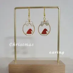 リボンとサンタ帽子のフープピアス 吊り下げ クリスマス 冬 イヤリング ピアス