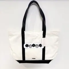 メゾンドフルール トートバッグ　黒　キャンバス地　白　花　通勤通学 ママバッグ