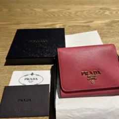 プラダの折りたたみ財布☆
