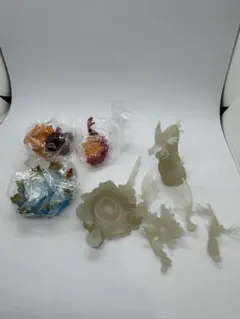 ヴィランズ　ガチャ　フィギュア