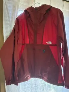 The North Face フード付きジャケット レッド