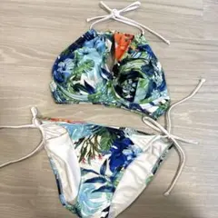 美品☆Defiliousの綺麗な水着のサムネイル