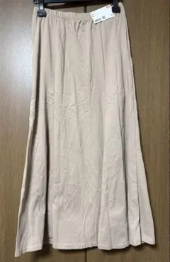 新品　UNIQLO ユニクロ フレアロングスカート M ベージュ