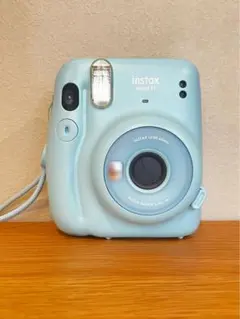 富士フイルムFUJIFILM instax mini11インスタントカメラチェキ