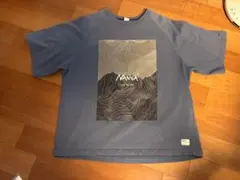 NANGA ルーズフィット コントアマップ ロゴ Tシャツ