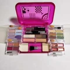 多色メイクパレットアイシャドウ・アイブロウ・リップ・ファンデ・チーク・ハイライト