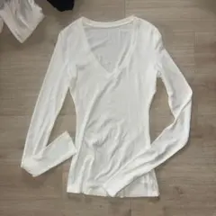 ホワイトVネック長袖Tシャツ 長袖トップス Sサイズ フィット