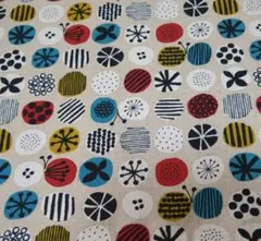 70503 生地〈北欧柄 丸と蝶々〉