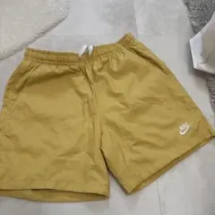 Nike イエロー ショートパンツ Mサイズ
