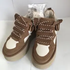 UGG アストロメル　厚底スニーカー 23cm