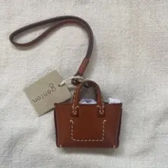 genten レザーミニバッグチャーム イエローブラウン