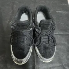 Maison Margiela セキュリティスニーカー - メルカリ