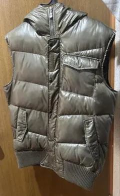 ダウンベスト