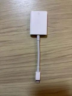 Apple純正　Lightning to SDカードカメラリーダー