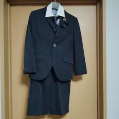 男子フォーマルスーツ120cm、ストライプ柄、ミッキーデザイン　ディズニー