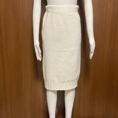 アイボリー ニット タイトスカート スリット入り　新品未使用