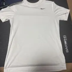 []NIKE Tシャツ ホワイト