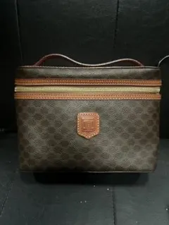 Item thumbnail for item 0d9fc0c1-ba3a-41d9-bf24-81d91051c40b