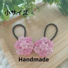 ハンドメイド　小花モチーフのヘアゴム （グラデーションピンク）２個セット