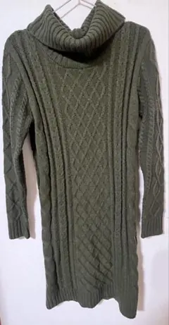 テチチテラスケーブルニットロングワンピース　タートルネック