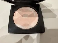 BOBBI BROWN シアーフィニッシュ ブラーリング パウダーのサムネイル