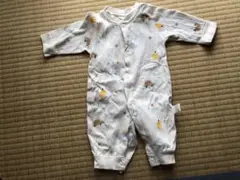 ホワイトロンパース 車と星のプリント 70cm未満